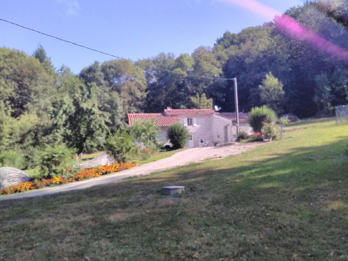 Gite Le Coumis 1370 Saint-Salvy-de-la-Balme 외부 사진