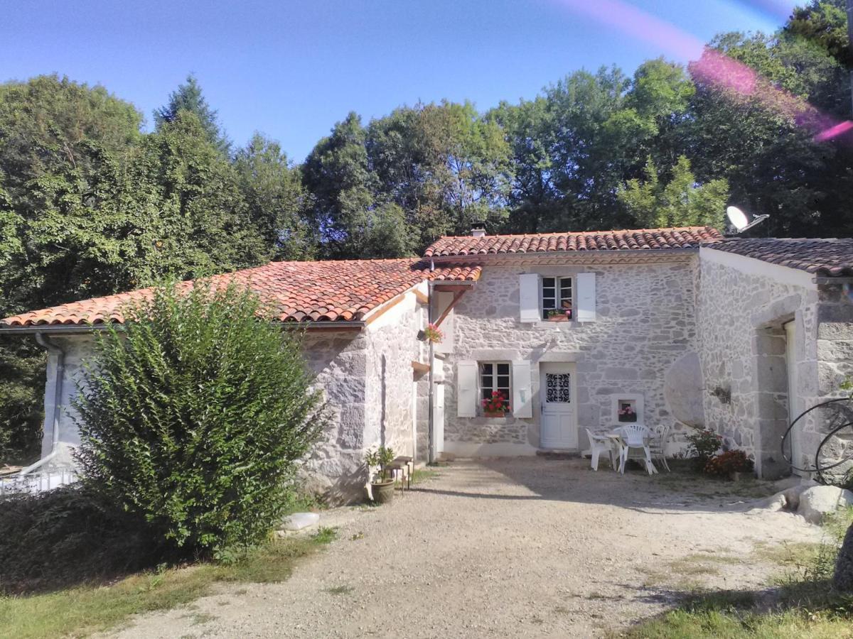 Gite Le Coumis 1370 Saint-Salvy-de-la-Balme 외부 사진